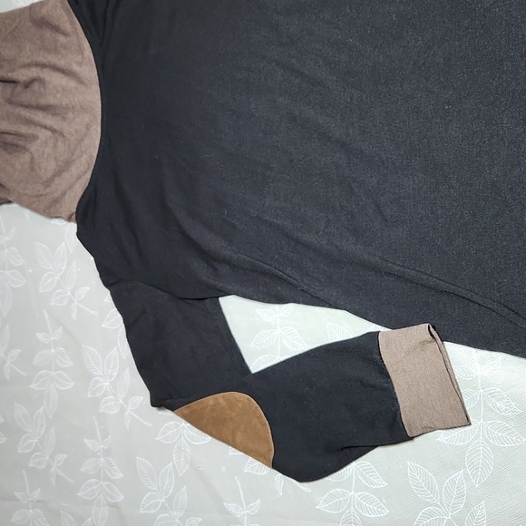 Family Sweater - Picture 2 of 9